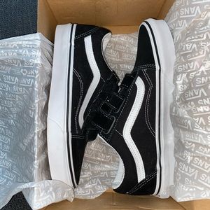 NWT SUEDE CANVAS OLD SKOOL V